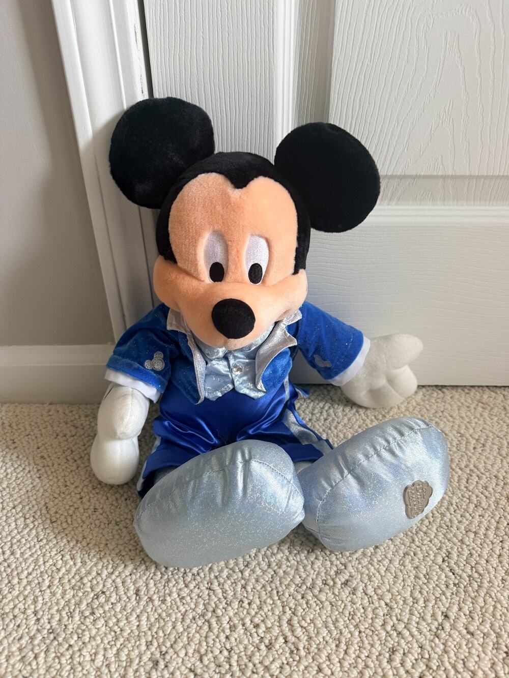 DISNEY DREAM FRIENDS MICKEY MOUSE PLUSH — WALT DISNEY WORLD PARK EXCLUSIVE